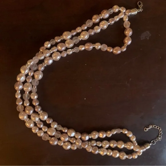 Beautiful Beaded necklace - pearly pink color - Picture 2 of 3